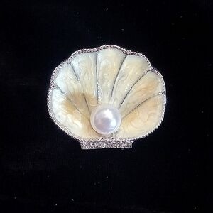 Elegant Silver and Cream Shell Brooch with Pearl Accent